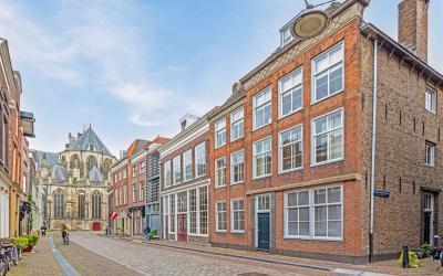 Grotekerksb. 37