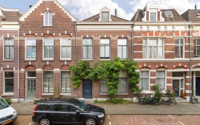 Adriaan van. 35