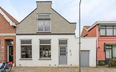 Komatistraat 17