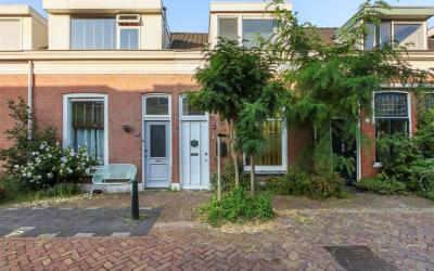Adriaan van. 10