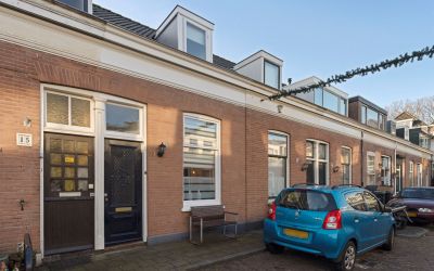 Hof de Vrie. 13