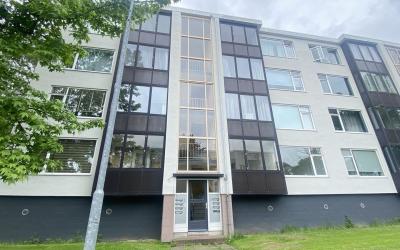 Donker Curt. 17