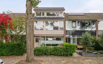 Van Eedenst. 27