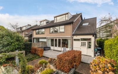 Van Renesse. 6