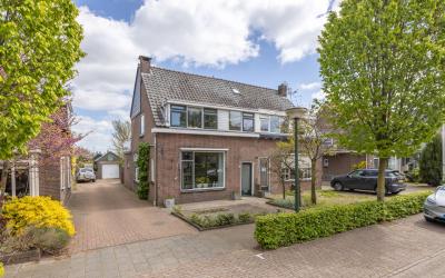 Sluisweg 25
