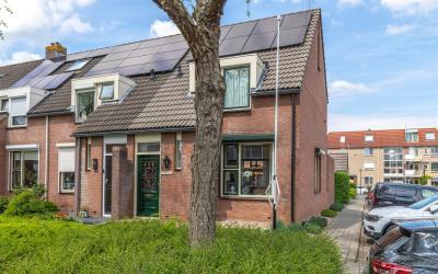 Van Leijden. 9
