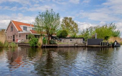 Bovenkerkse. 15