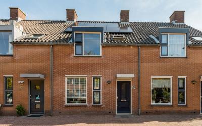 Van Rooijen. 42