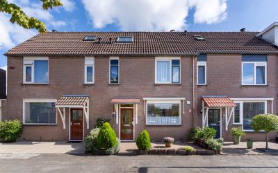 Graaf Wolde. 23
