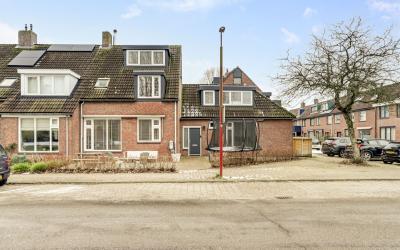 van Anrooyl. 17