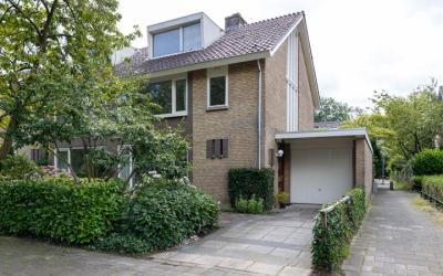 V.d. Duijn. 48