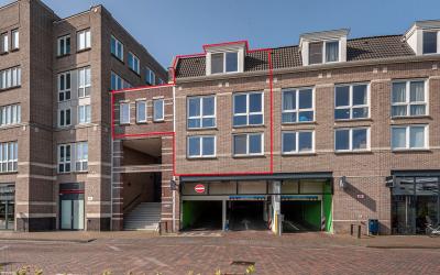 Voor de Bur. 158