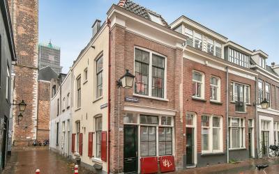 Donkerstraat 12