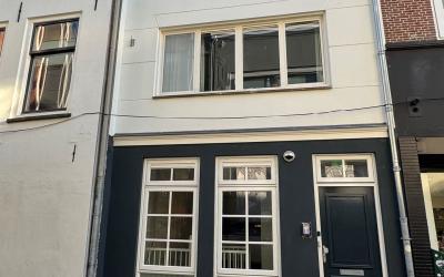 Donkerstraat 2