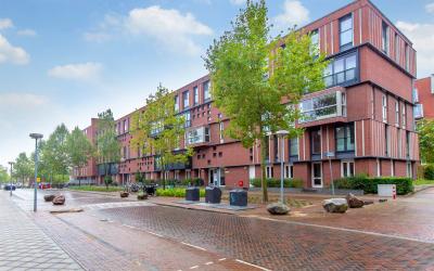 Voorsterbee. 102