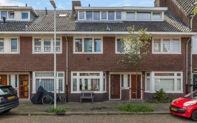 Van der Goe. 84