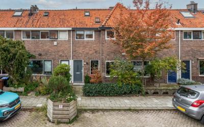 Hoogravense. 77