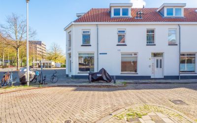 Hoogravense. 142