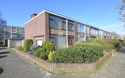 Van Eechoud. 9