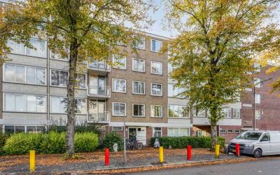 Van Bijnker. 77