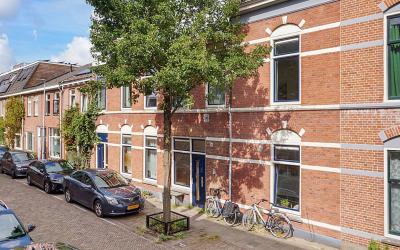 Van den Bos. 7