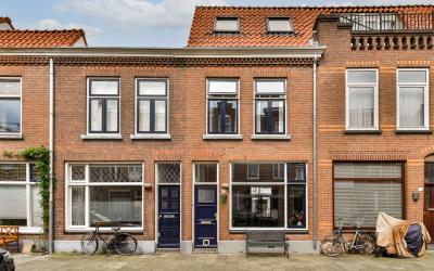 Van Lenneps. 53