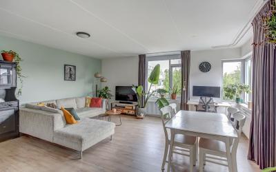 Jacob Simon. 120