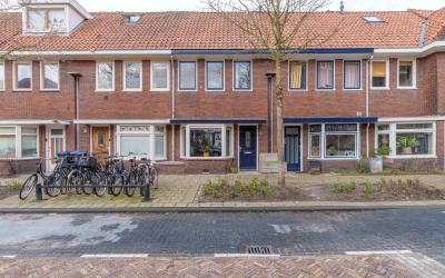 Adriaan van. 18