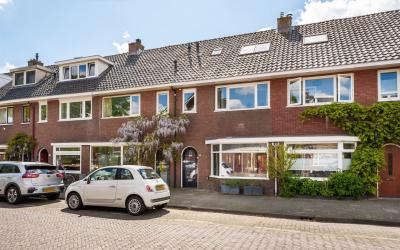 C. van Maas. 54