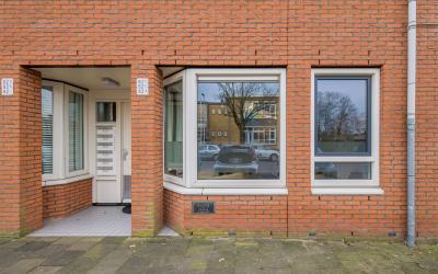 C. van Maas. 82-A