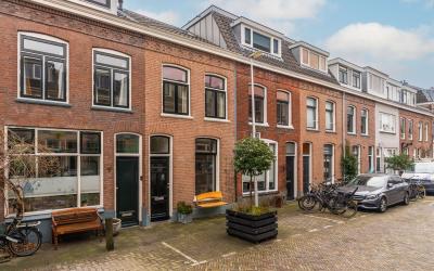 Steenstraat 25