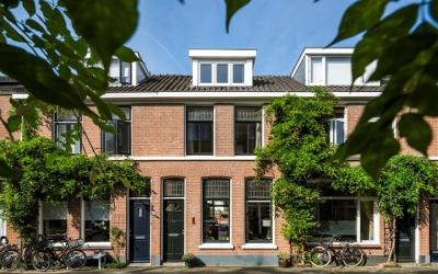 Van Alphens. 23