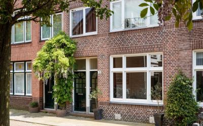 Van Alphens. 28