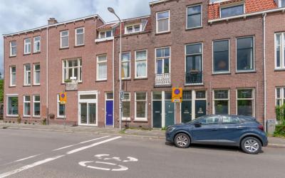Bosboomstra. 6