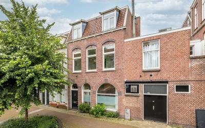Adriaen van. 67