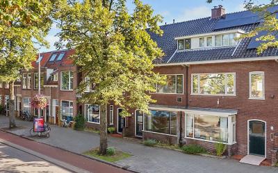 Adriaen van. 108