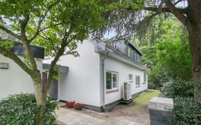 Dokter Mees ten Oeverlaan 3