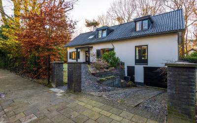 Burg. Van Holthelaan 1