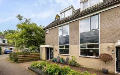 Perziklaan 10