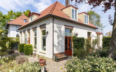 Middelwijks. 27
