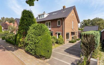 Middelwijks. 33
