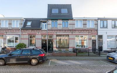 Gerrit van. 9