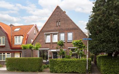 Van Woustra. 22