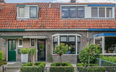 Van Woustra. 8