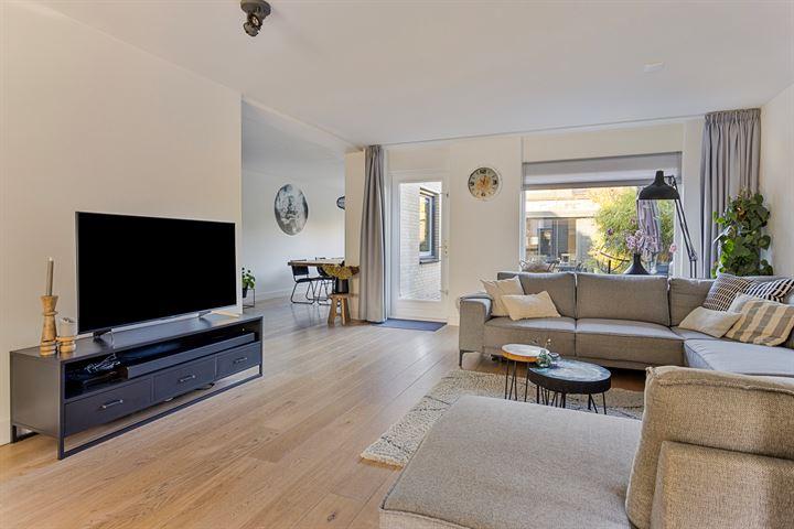 Tussenwoning te koop: Marcel Breuererf 25, Amersfoort