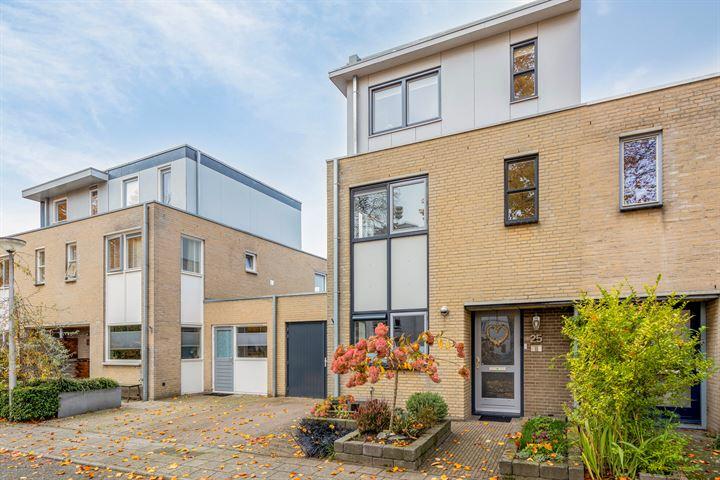 Tussenwoning te koop: Marcel Breuererf 25, Amersfoort