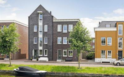 Volendamkade 7
