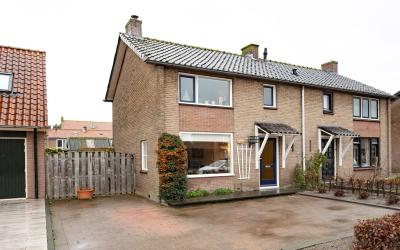 Karel Doorm. 27