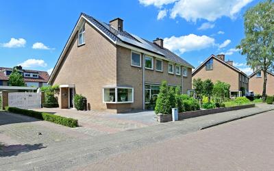 Voorthuizer. 72