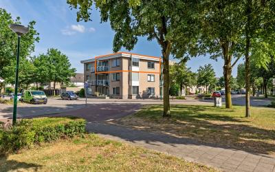 Dijkstraat-. 136